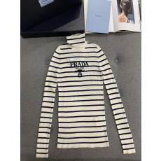 프라다 터틀넥 니트