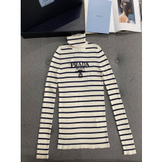 프라다 터틀넥 니트