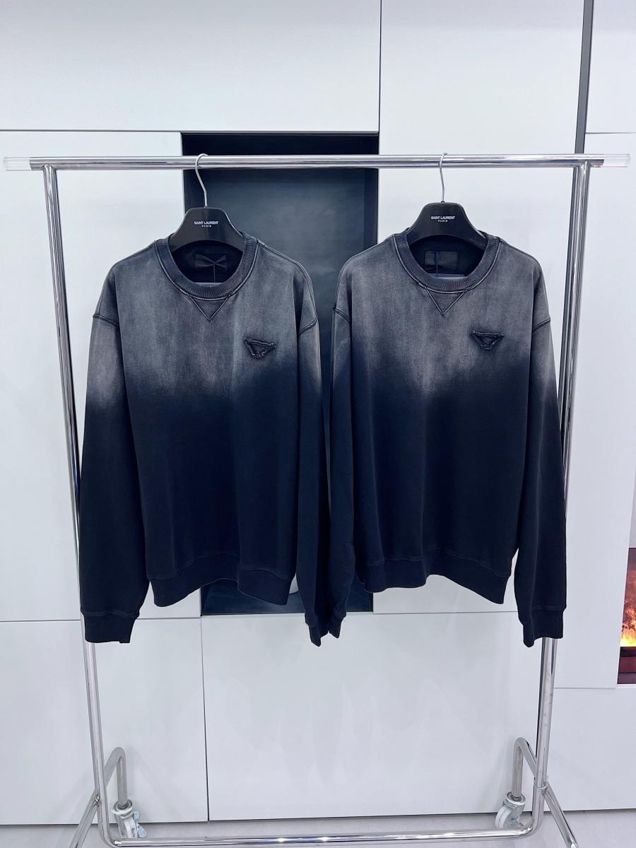 프라다 그라디언트 맨투맨