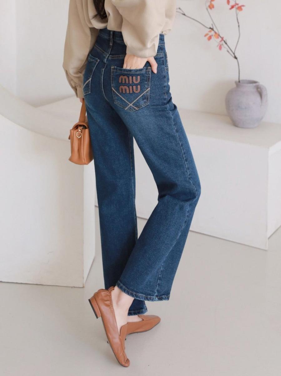 미우미우 부츠컷 팬츠 (국내배송)