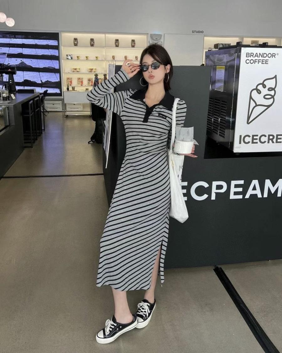 미우미우 스트라이프 셔링 롱 원피스 (국내배송)