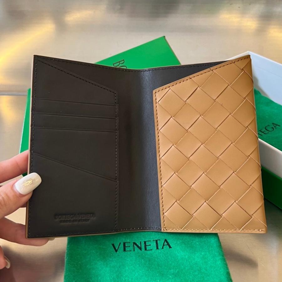 보테가베네타 여권지갑 629679