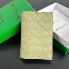 보테가베네타 여권지갑 607482