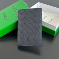 보테가베네타 여권지갑 607482