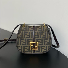 펜디 커몬 F더블로고 자카드 패브릭 플랩 크로스백