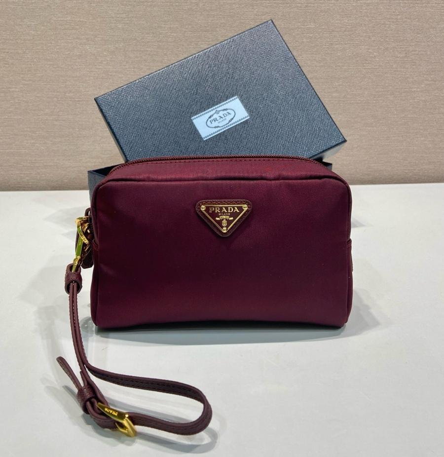 프라다 1NS021 리나일론 스트랩 뷰티 파우치