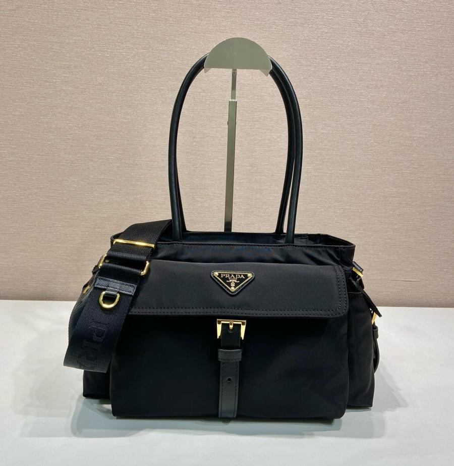 프라다 1BG596 익스플로어 미디엄 리나일론 숄더백