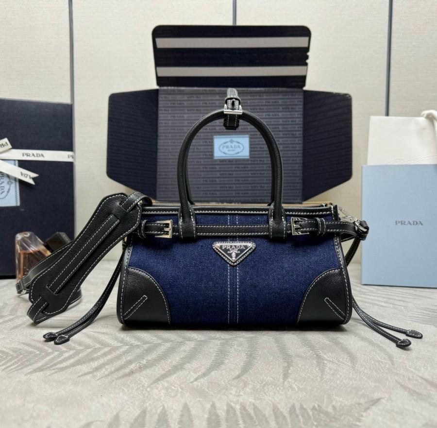프라다 1BA486 보니 데님 탑핸들 숄더백