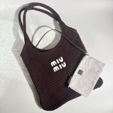 미우미우 25FW 5BG231 카바스 아이비 크로셰 토트 숄더백