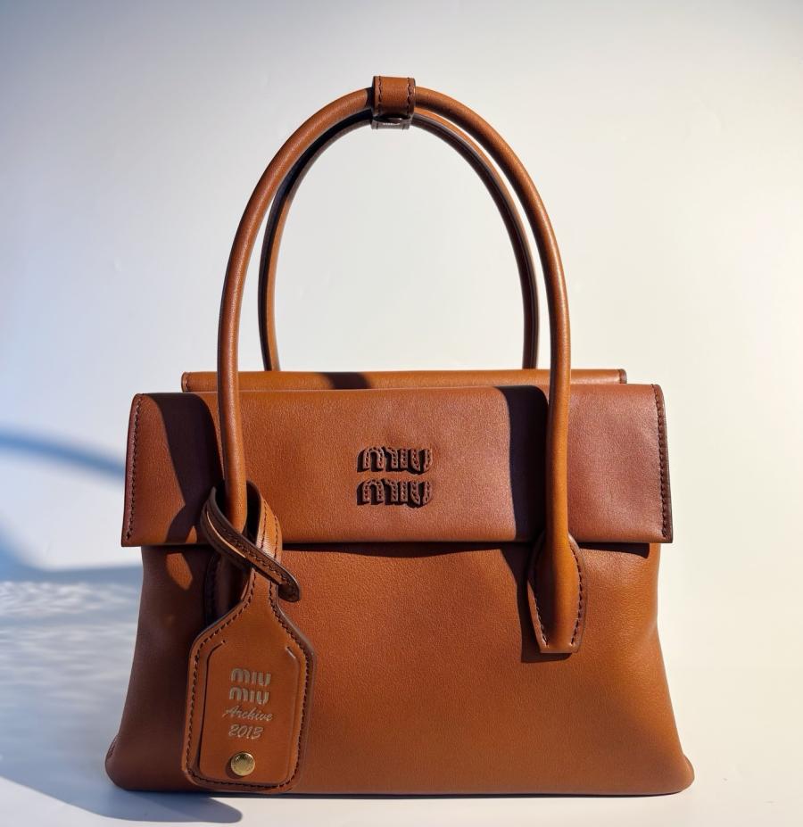 미우미우 탑핸들 숄더백