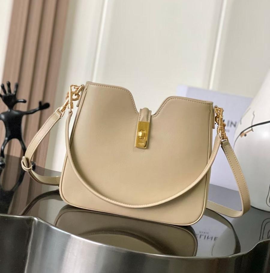 셀린느 까미유 스몰 소프트 16