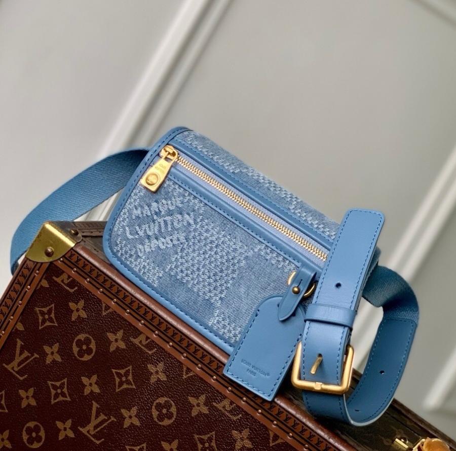 루이비통 보스포어 웨어러블 월릿 데님 크로스백