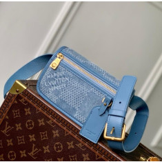루이비통 보스포어 웨어러블 월릿 데님 크로스백
