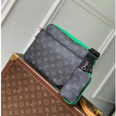 루이비통 M26052 트리오 메신저 크로스백