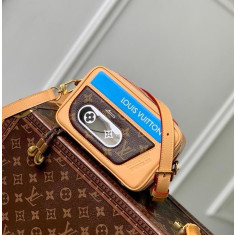 루이비통 카세트 발라되르 웨어러블 크로스백