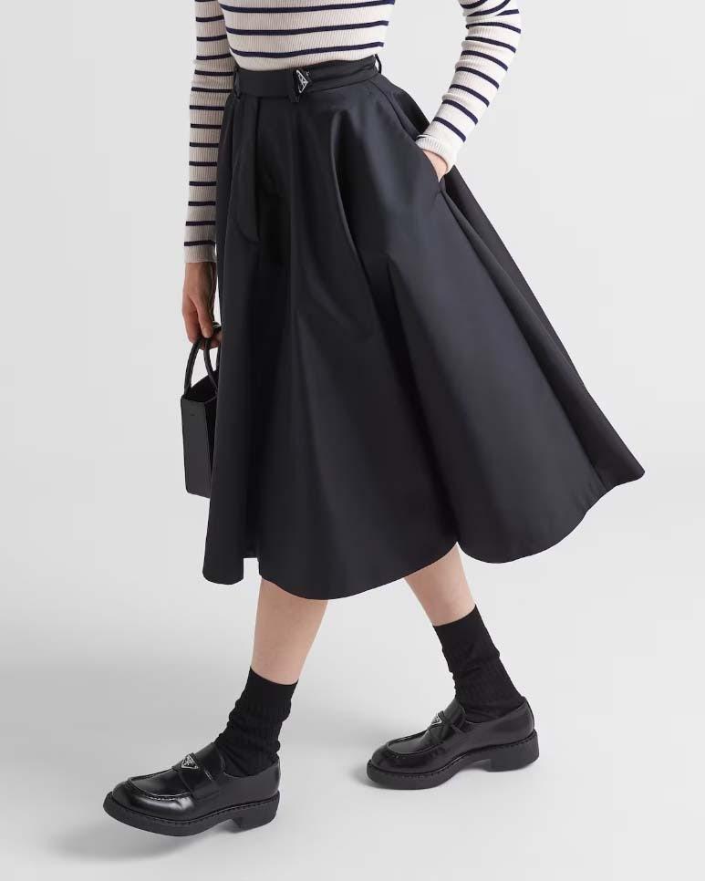 프라다 리나일론 플리츠 스커트 (국내배송)