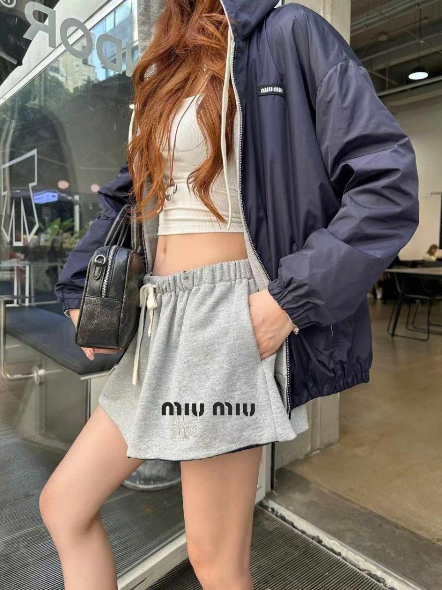 미우미우 리버서블 후드 집업 자켓 (국내배송)