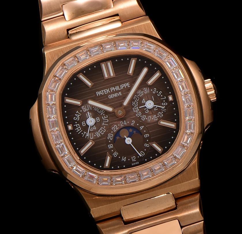 파텍필립 노틸러스 스틸 퍼페츄얼 캘린더 40mm