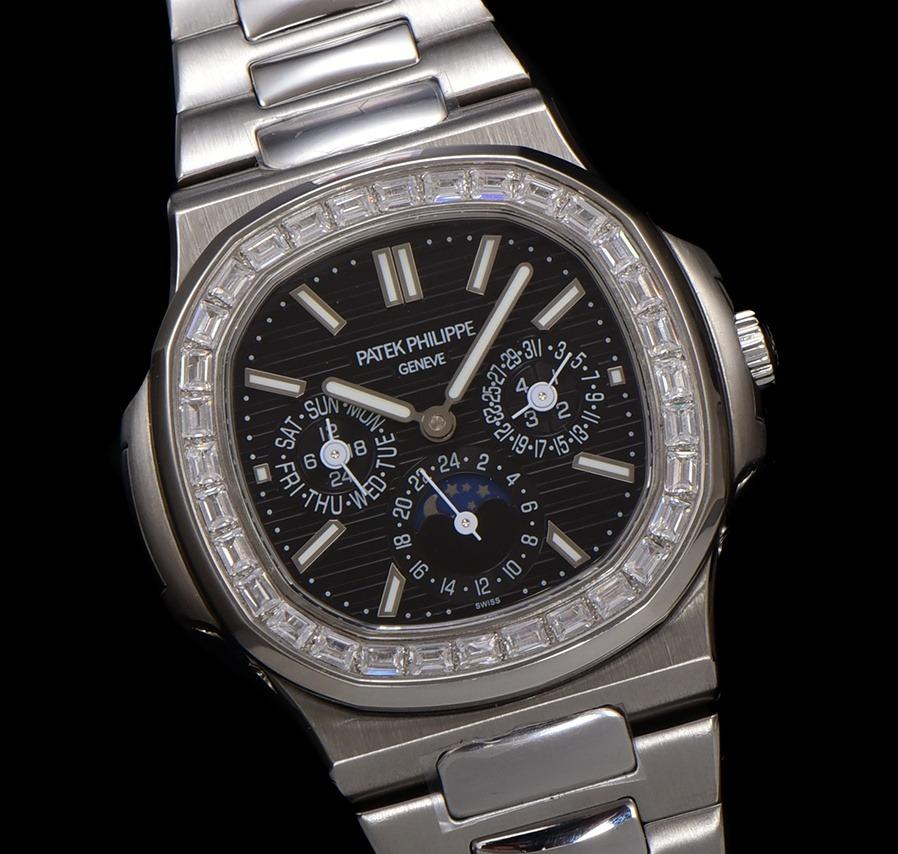 파텍필립 노틸러스 스틸 퍼페츄얼 캘린더 40mm