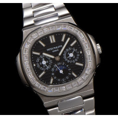 파텍필립 노틸러스 스틸 퍼페츄얼 캘린더 40mm