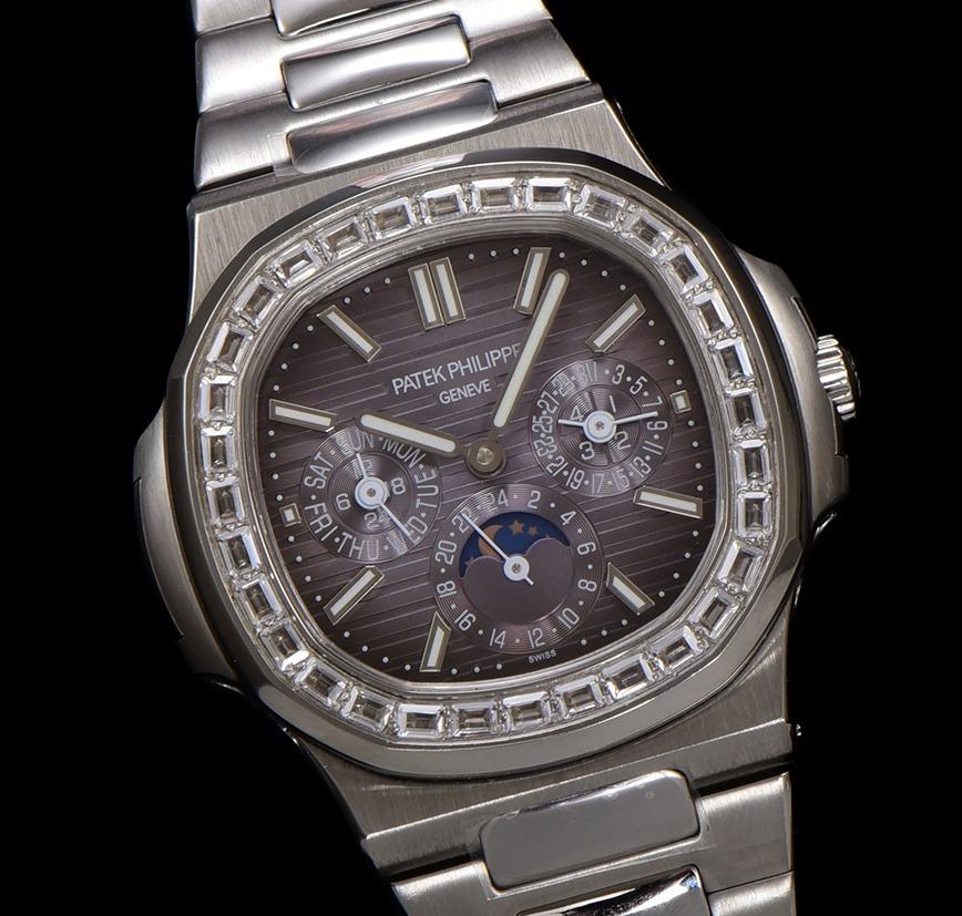 파텍필립 노틸러스 스틸 퍼페츄얼 캘린더 40mm