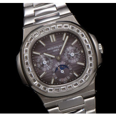 파텍필립 노틸러스 스틸 퍼페츄얼 캘린더 40mm