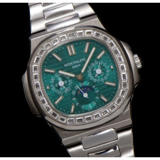 파텍필립 노틸러스 스틸 퍼페츄얼 캘린더 40mm