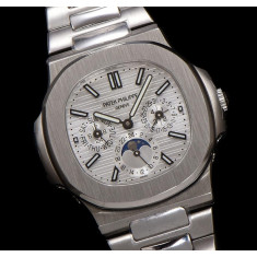 파텍필립 노틸러스 스틸 퍼페츄얼 캘린더 40mm