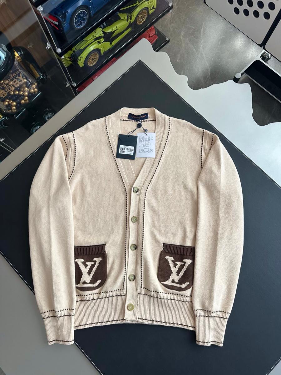 루이비통 시그니처 라이트 가디건