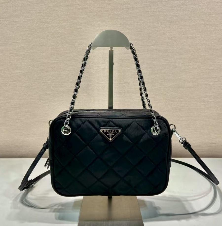 프라다 나일론 퀼팅 체인 숄더백