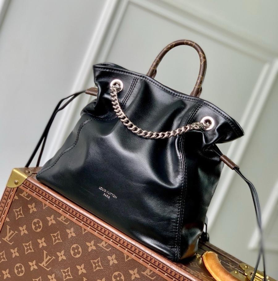 루이비통 M25522 M25545 오프 듀티 백팩 바이브