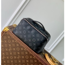 루이비통 M11508 모노그램 토일레트리 파우치백