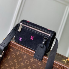 루이비통 M13963 보스포어 웨어러블 크로스백