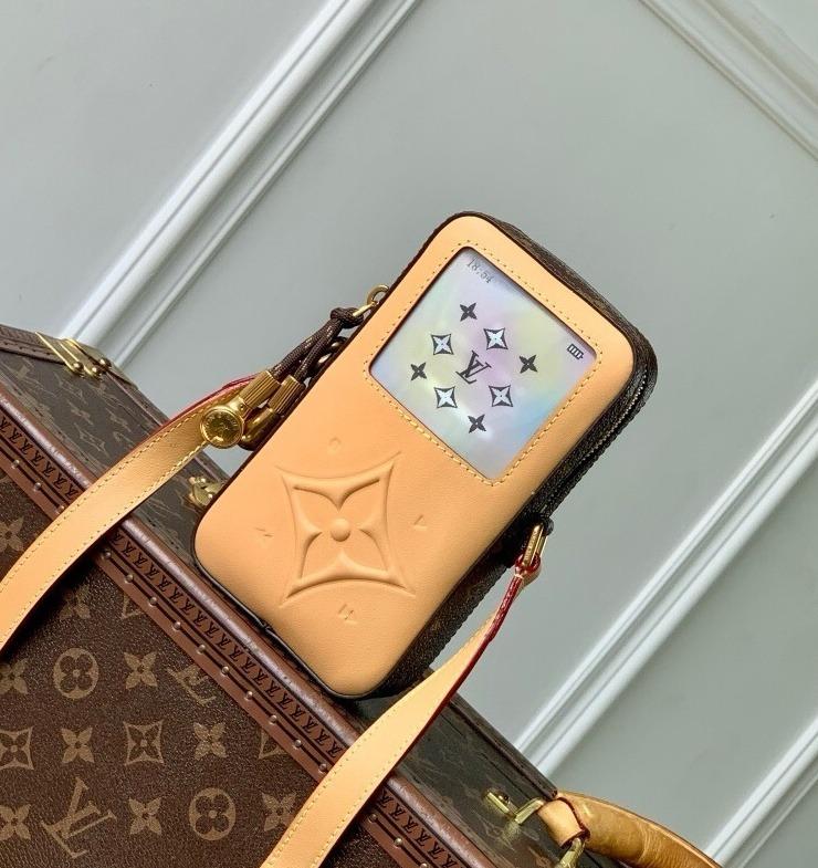 루이비통 M14063 뮤직 플레이어 웨어러블 월릿