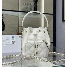 샤넬 25FW AP4775 체인 달린 미니 버킷백