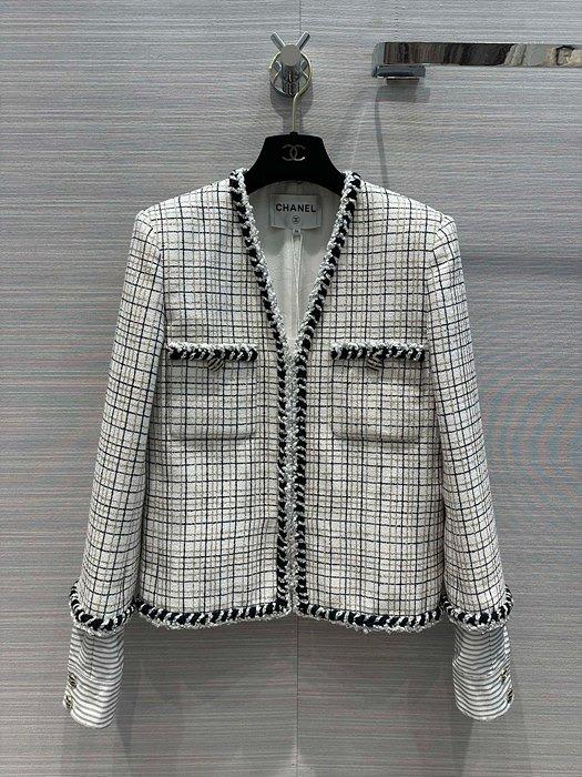 샤넬 24SS 브이넥 클래식 자켓