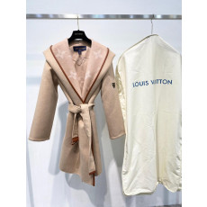 루이비통 시그니쳐 숏 후드 랩 코트