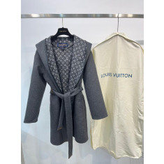 루이비통 시그니쳐 숏 후드 랩 코트