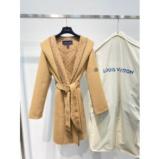 루이비통 시그니쳐 숏 후드 랩 코트