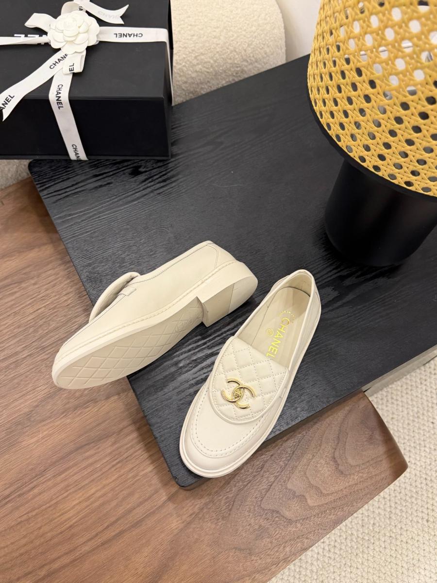 샤넬 25 가죽 퀄팅 로퍼