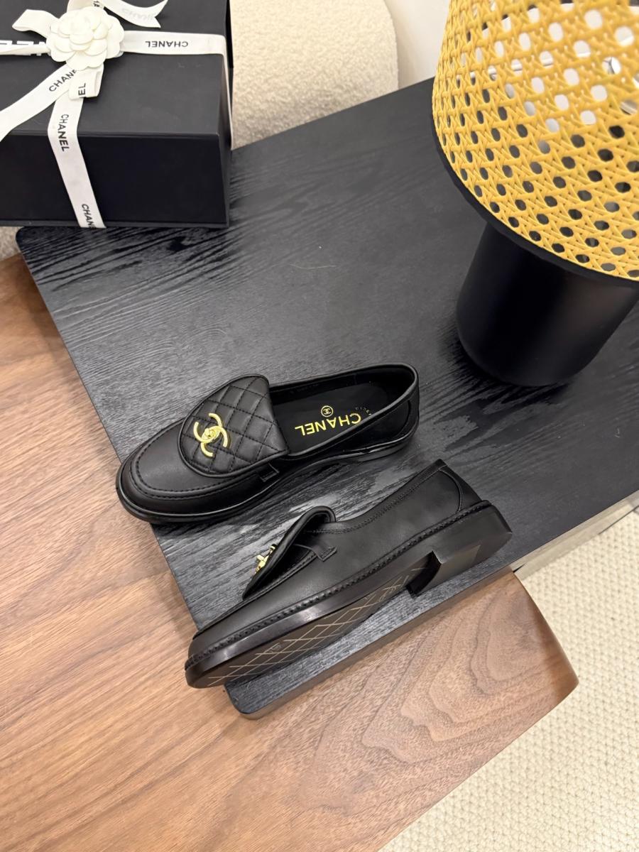 샤넬 25 가죽 퀄팅 로퍼