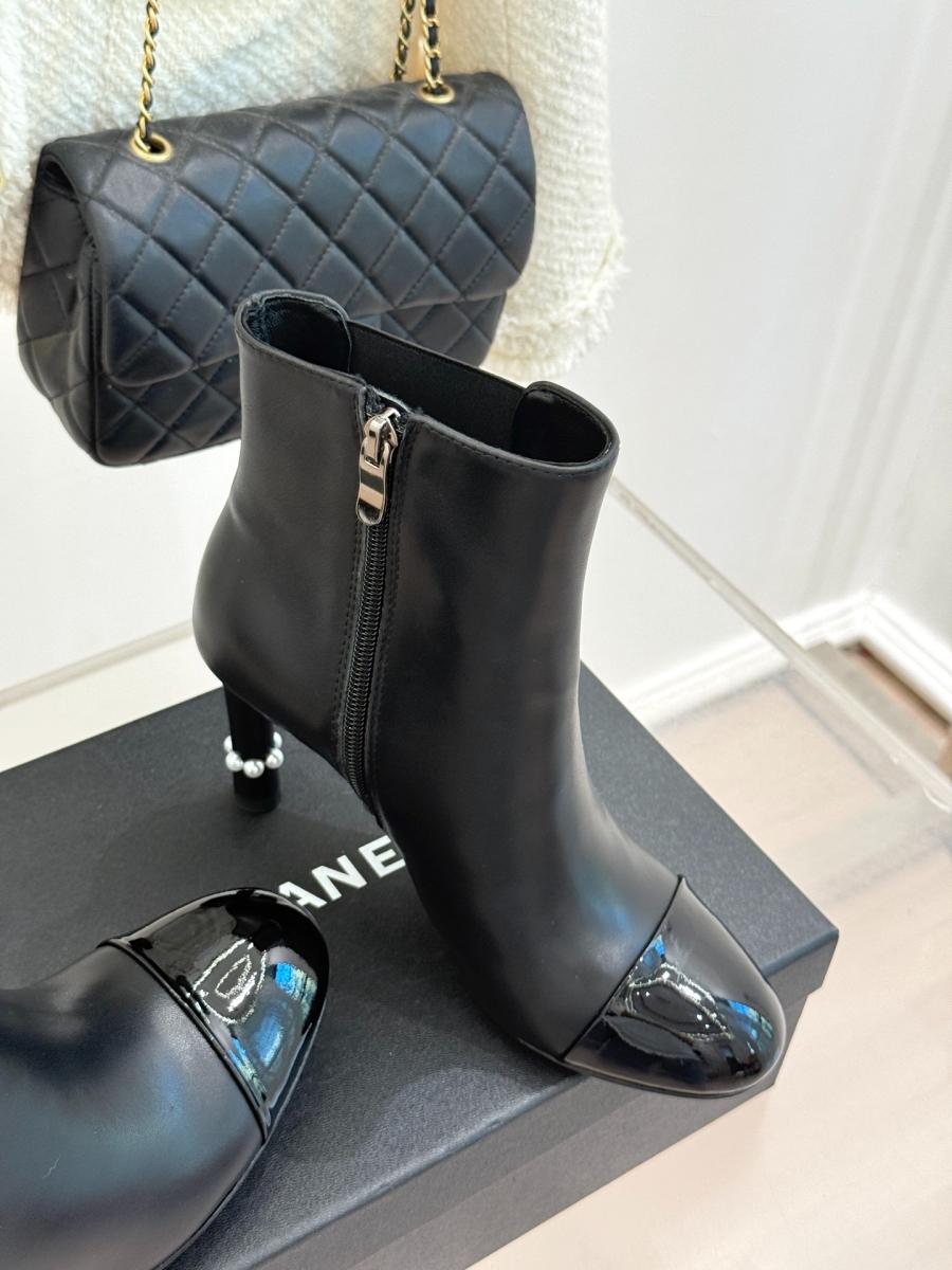 샤넬 가죽 부티 펌프스