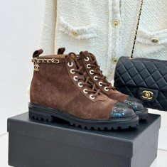 샤넬 스위에드 레이스업 부츠