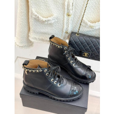샤넬 가죽 레이스업 부츠