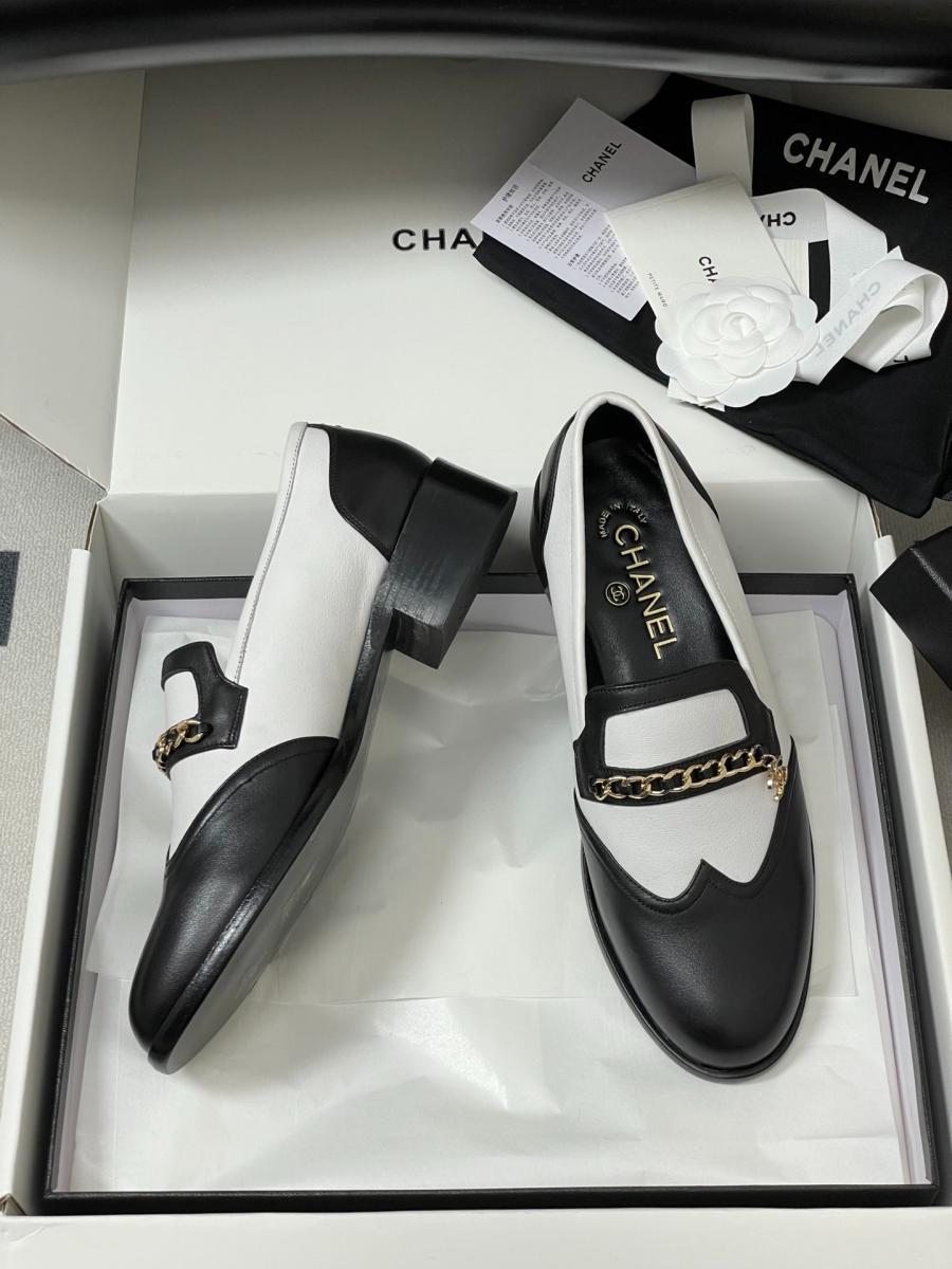 샤넬 25K 가죽 로퍼