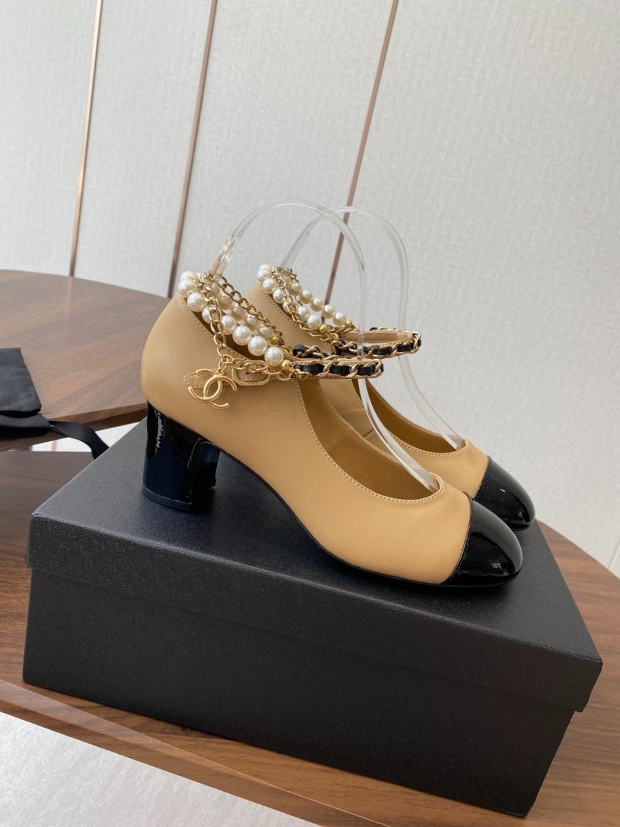 샤넬 25S 체인 참 펌프스