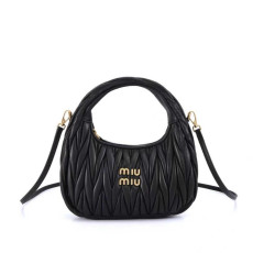 미우미우 마틀라쎄 완더백 (국내배송)