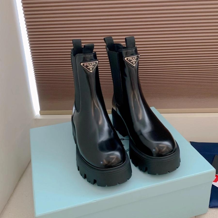 프라다 2025 브러시드 부츠
