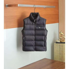 프라다 패딩 조끼 (남녀공용)