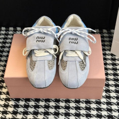 미우미우 스니커즈